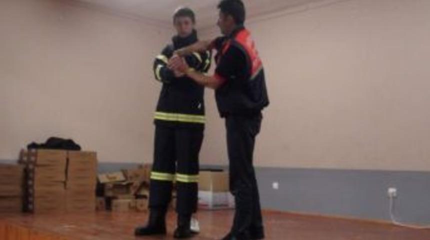 Kocaeli'de 41 Kişi Daha G&ouml;n&uuml;ll&uuml; İtfaiyeci Oldu