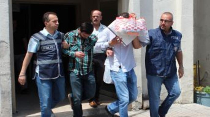 Kuyumcuyu eterle bayıltıp soyma girişimi g&uuml;venlik kamerasında