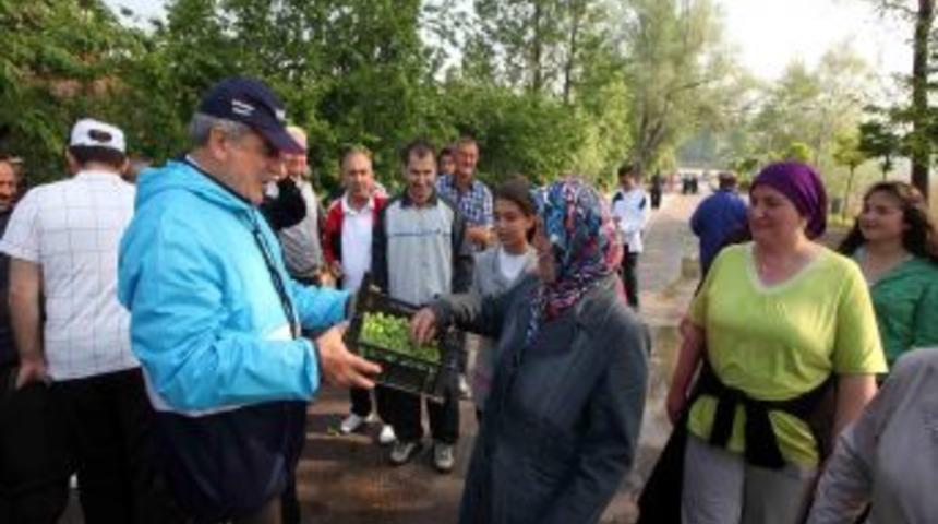 Karaosmanoğlu Kocaeli Halkını Eşme Sahili'ne Davet Etti