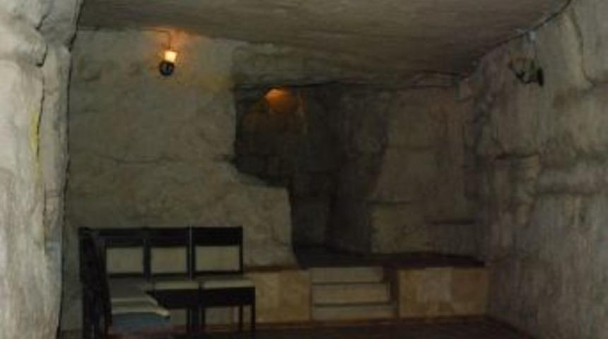 Tarihi yeniden yaşamak isteyenlerin tercihi mağara oteller
