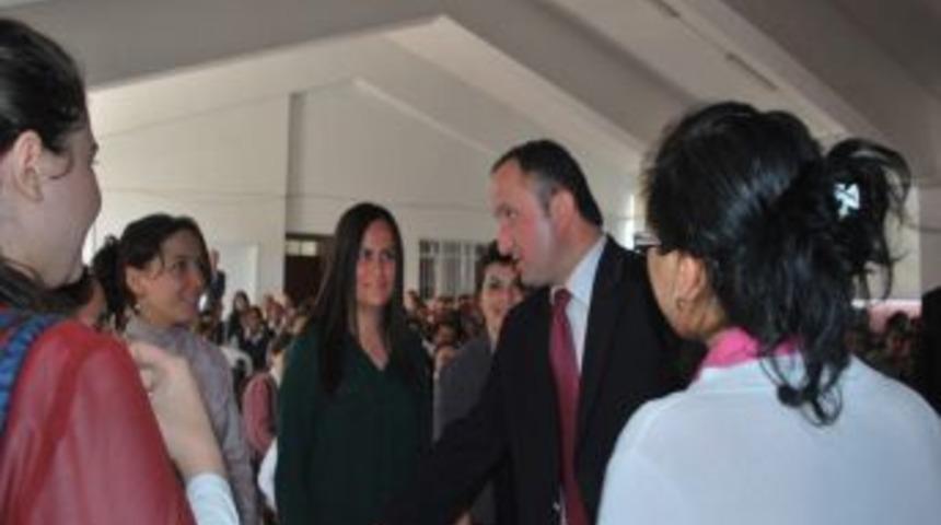 K&uuml;tahya İl Milli Eğitim M&uuml;d&uuml;r&uuml; Esen Pazarlar'da &Ouml;ğrenciler İle Buluştu