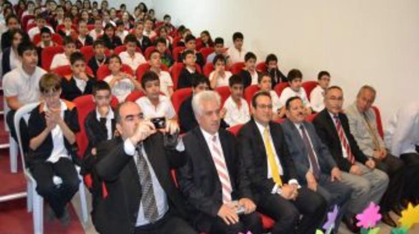 Tekden Kolejinden Vakıflar Haftası Kutlaması