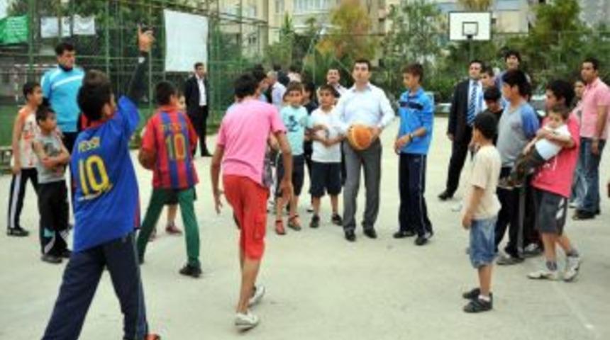 Atat&uuml;rk Mahallesi'ndeki Park Yenileniyor