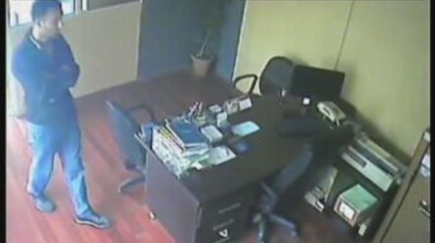 Soyduğu İşyerine Gelerek Adres Sordu