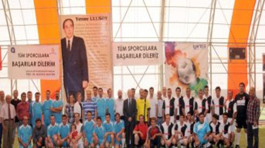 Antalya B&uuml;y&uuml;kşehir'in d&uuml;zenlediği birimler arası futbol turnuvası başladı