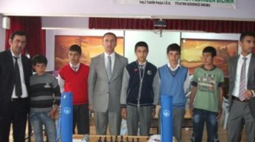 İlk&ouml;ğretim Okulları Arasında Satran&ccedil; Turnuvası