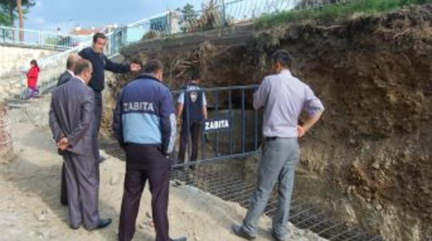 Okulun İstinat Duvarı İnşaatından Tarihi Mezar &Ccedil;ıktı