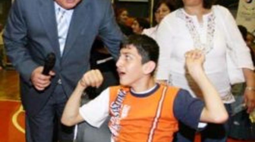 Başkan &Ouml;zcan, &lsquo;engelliler haftası&rsquo;nı kutladı