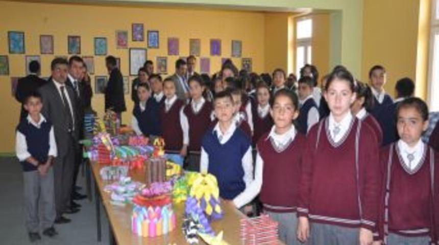 Yibo &Ouml;ğrencileri &Ouml;devlerini Sergiledi