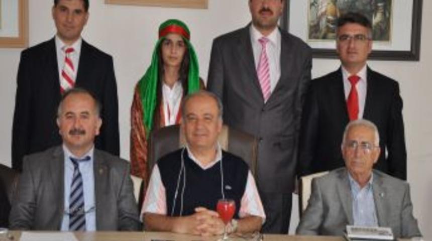 8. sınıf &ouml;ğrencisi, &uuml;niversitede Aleviliği anlattı