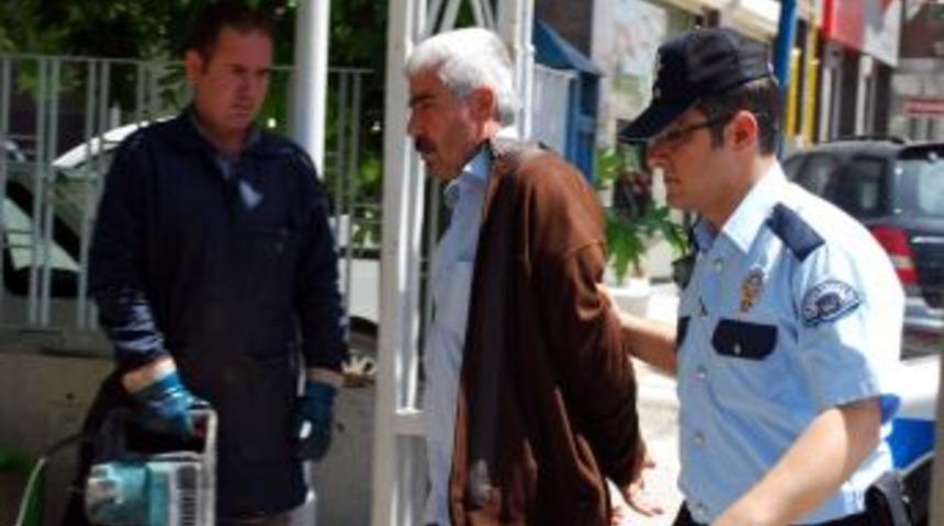 Sanık Yakınları, Polislerin Fotoğrafını &Ccedil;ekmek İstedi