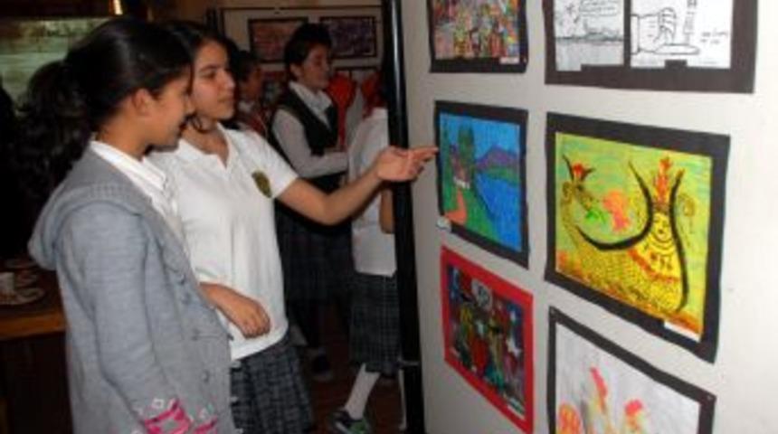 &Ouml;ğrencilerden Resim Sergisi
