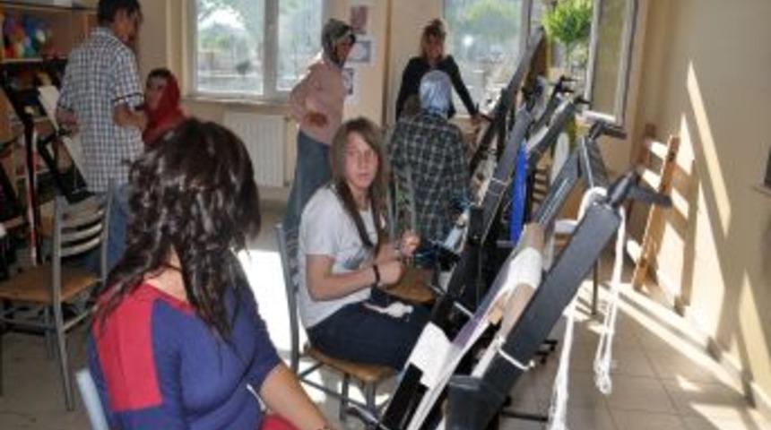 Hem Meslek Sahibi Oluyor Hem De Para Kazanıyorlar