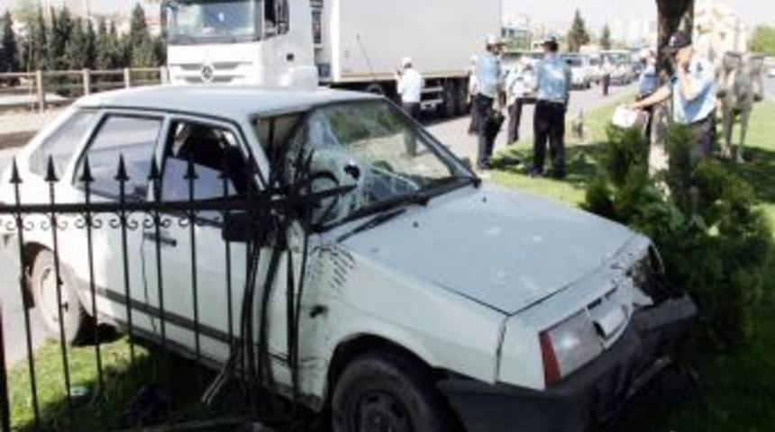 Otomobil Kahvaltı Yapan Bayanların Arasına Daldı: 1 &Ouml;l&uuml; 1 Yaralı