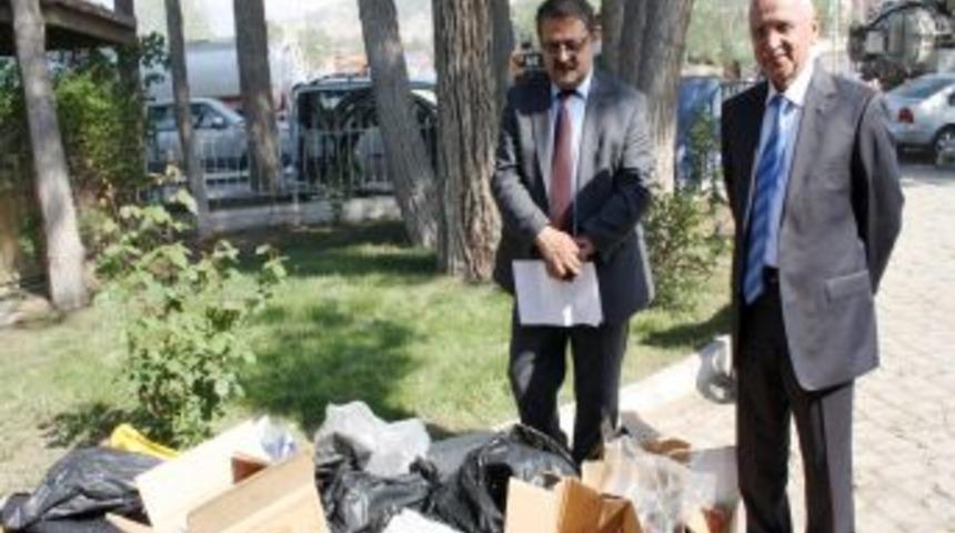 735 kilogram atık pil toplayan okullar &ouml;d&uuml;lendirildi