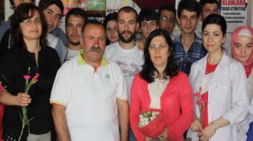 &Ouml;ğretmene Şiddete Tiyatrolu Tepki