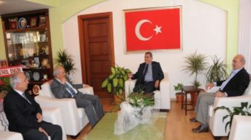 Eski Mersin Valisi Engin Başkan Kocamaz'ı Ziyaret Etti