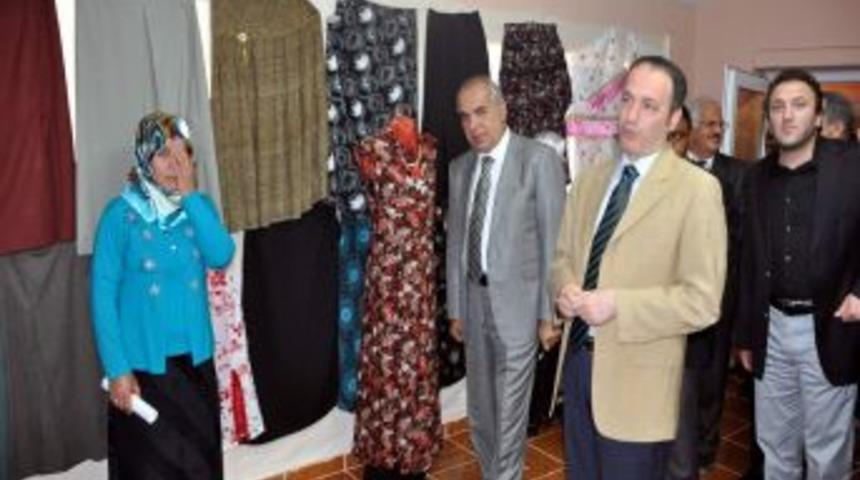 Suşehri'nde El Sanatları Sergisi A&ccedil;ıldı