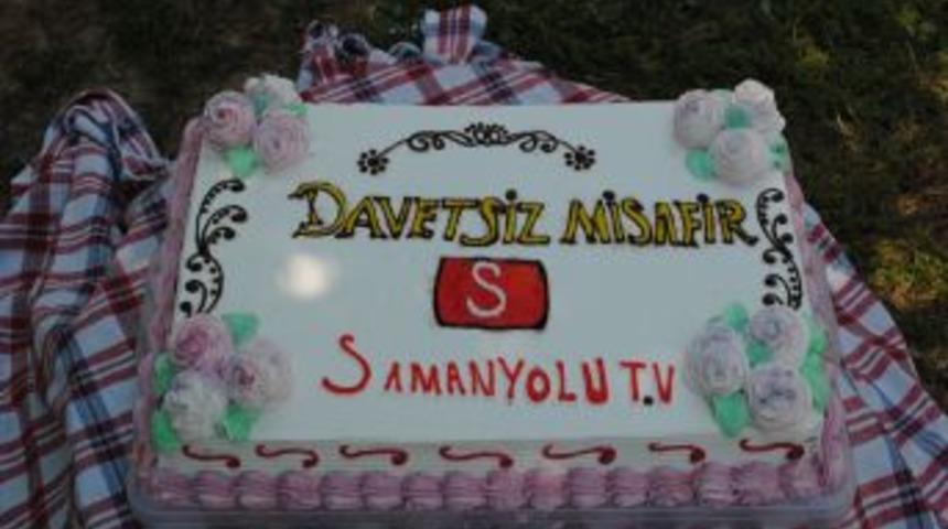 Davetsiz Misafir, yerleşik İngiliz'in evinde y&ouml;resel yemeklerini tanıttı