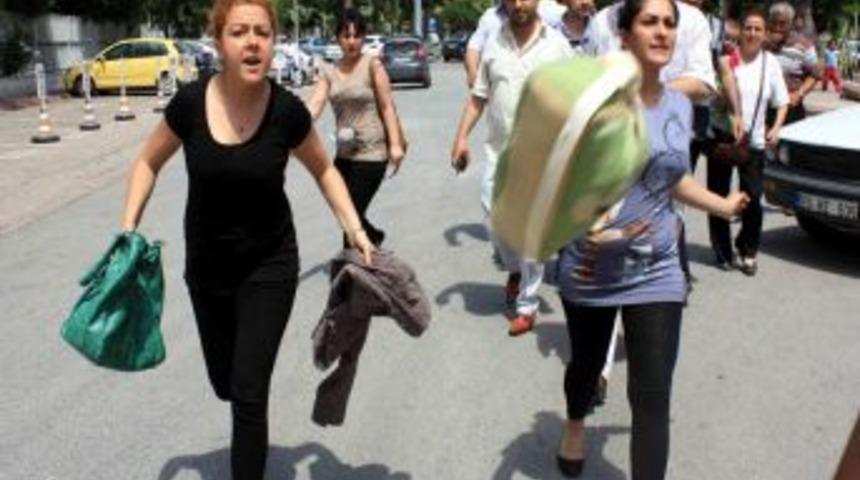 Cinayet zanlısının yakınları ile gazeteciler arasında arbede