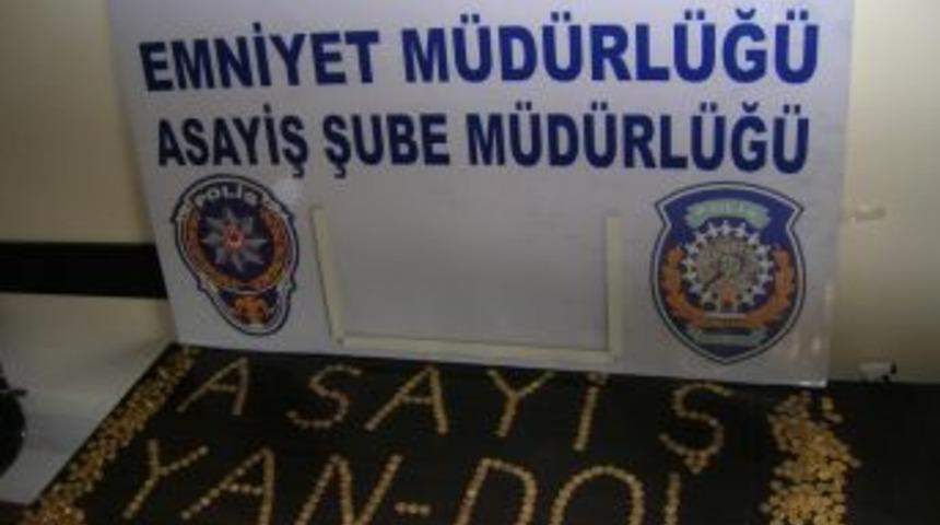 Sahte kimlikle sahte altın satmaya &ccedil;alışırken yakalandılar