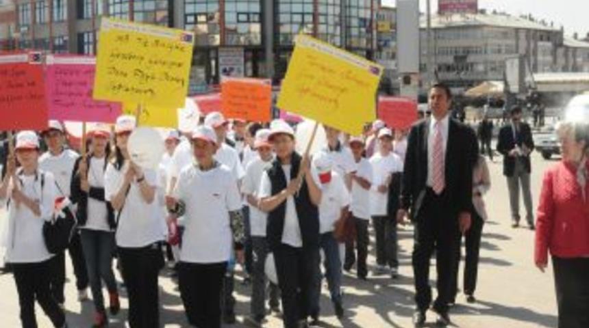 Sivas Valisi Kolat: İlk AB kul&uuml;plerini biz kurduk