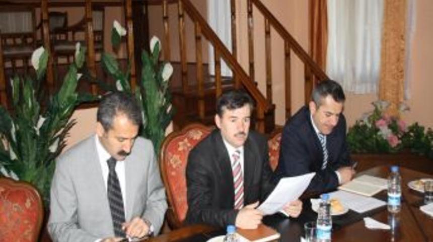 İl&ccedil;e Milli Eğitim M&uuml;d&uuml;rleri Toplantısı Doğubayazıt'ta Yapıldı