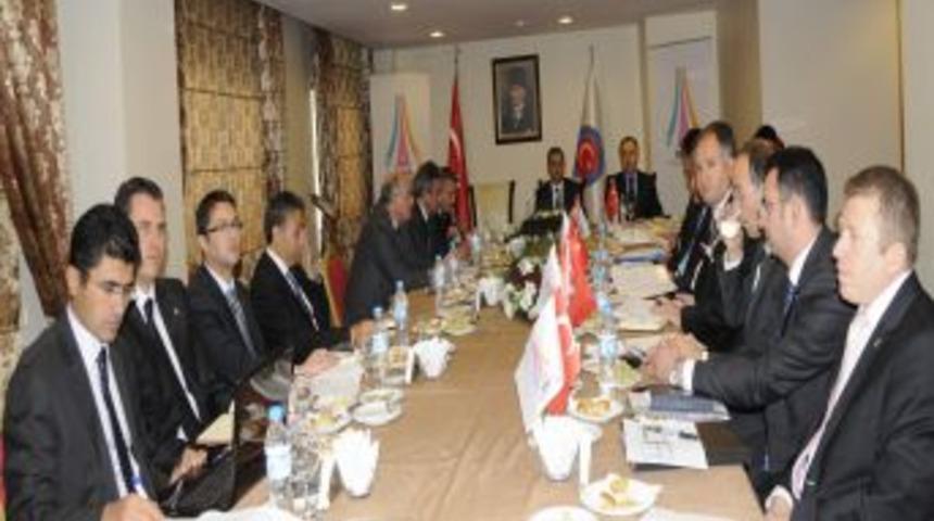 Vali Altıparmak G&uuml;l Fuarı İ&ccedil;in Japonya'ya Gitti