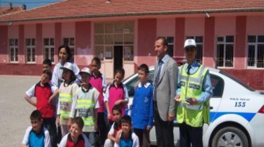 &Ouml;ğrencilere trafiğin &ouml;nemi anlatıldı