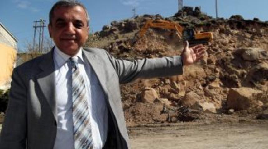 Digor Belediye Başkanlığı'nca  İl&ccedil;e Girişine Modern Bulvar Yapılıyor
