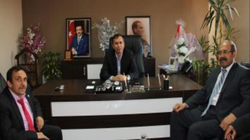 B&uuml;ro Memur Sen &Uuml;yelerinden Ak Parti &Ccedil;orum İl Başkanlığı'na Ziyaret