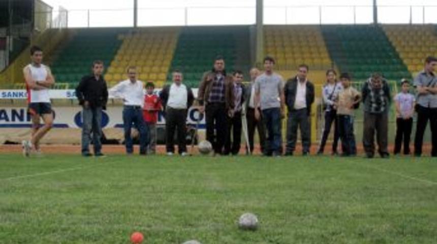 &Ouml;zel Sporcular Ve Engelli Sporcular Yarıştı