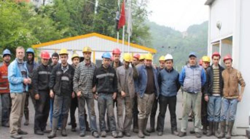 Maaşlarına Alamayan İş&ccedil;iler Eylem Yaptı