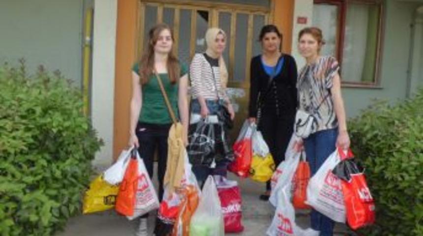 &Ouml;ğrenciler ders kapsamında ihtiya&ccedil; sahibi aileye yardım etti