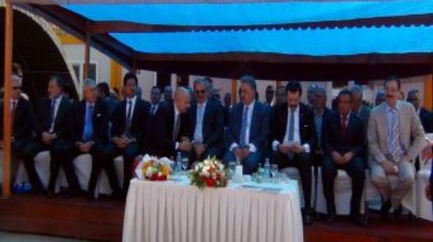 G&uuml;mr&uuml;k Ve Ticaret Bakanı Hayati Yazıcı Erciş'te