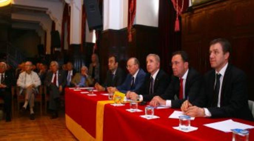 Galatasaray'da Divan Toplantısı Yapıldı