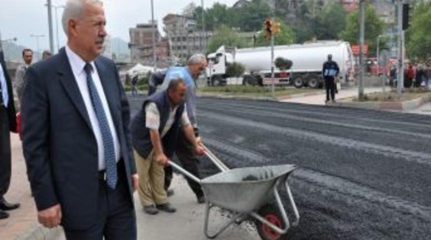 Uğur Mumcu Kavşağı'na Asfalt &Ccedil;alışması Yapıldı