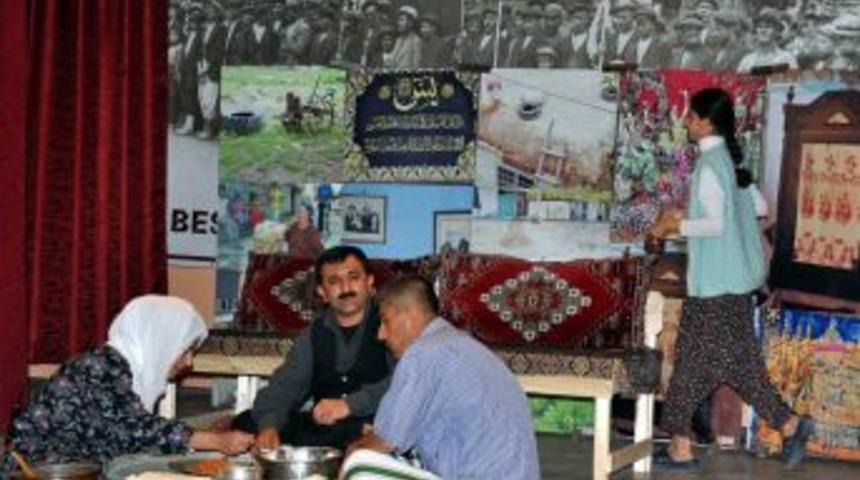 Besni Belediyesi Şehir Tiyatrosu Yollarda