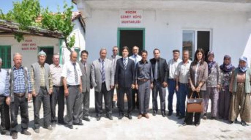 Kaymakam Karataş, K&ouml;y Ziyaretlerini S&uuml;rd&uuml;r&uuml;yor