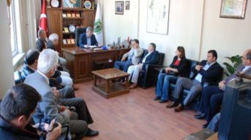 İl Genel Meclisi Başkanı Ve &Uuml;yelerinden Başkan G&uuml;lşen'e Taziye Ziyareti