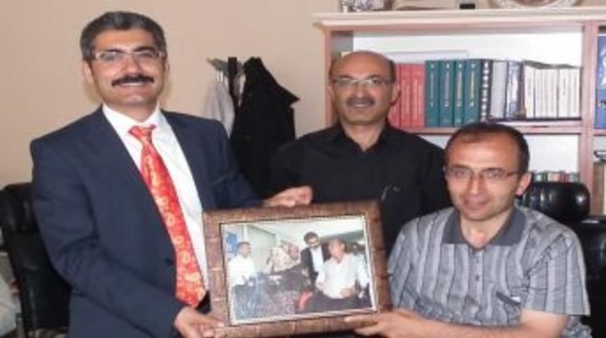 Alaca Kaymakamı Yazgan Ve Başkan Eyvaz'dan Engelliler Derneği'ne Ziyaret