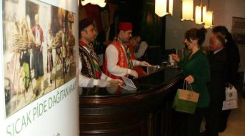 &lsquo;Vakıflar Haftası&rsquo; a&ccedil;ılış t&ouml;reninde 800 yıllık gelenek hatırlatıldı