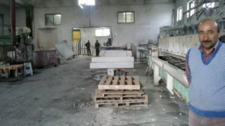 Mermer at&ouml;lyesi &ccedil;alışacak iş&ccedil;i bulamıyor