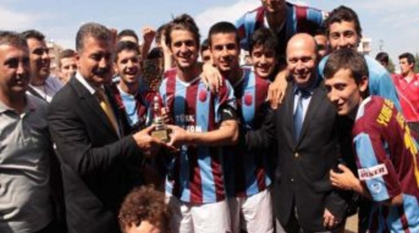Liselerarası Futbolda T&uuml;rkiye Şampiyonu Trabzon