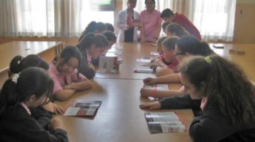 Bursa Osmangazi ve Sakarya İlk&ouml;ğretim Okulu'ndan T&uuml;rk&ccedil;e i&ccedil;in duyarlı &ccedil;alışma