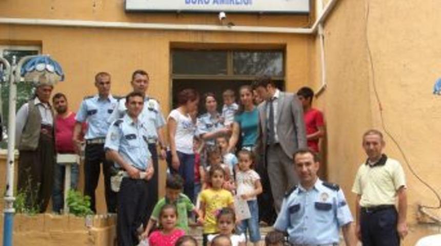 Silopili minik &ouml;ğrencilerin TOMA sevinci