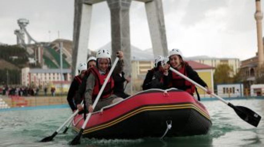 Atat&uuml;rk &Uuml;niversitesi Bahar Şenliği'yle Cıvıl Cıvıl