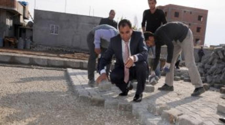 Silopi parke taşıyla toz ve &ccedil;amurdan kurtuluyor