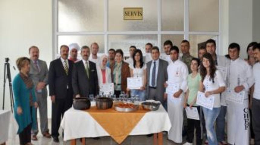 Zile'nin y&ouml;resel yemekleri gen&ccedil; aşcılara emanet