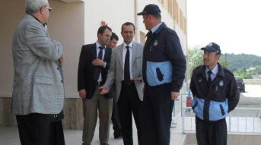 &Ouml;ğrenciler Engelliler İ&ccedil;in 35 Bin Kapak Topladı